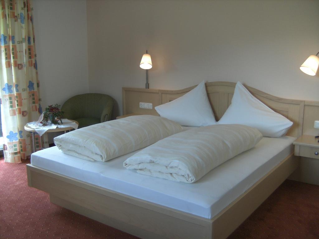 Hirzingerhof Hotel Вестендорф Стая снимка