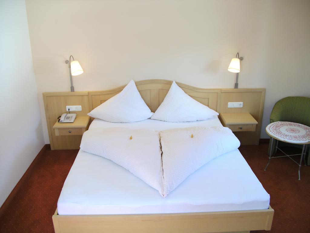 Hirzingerhof Hotel Вестендорф Стая снимка